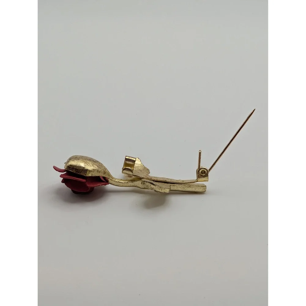 Vintage Gold Tone Long Stem Red Rose Brooch Pin Figural‎ Flower Unsigned